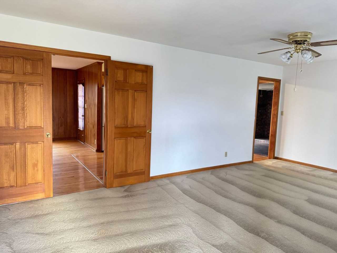 2153 N Meadow Dr - Photo 4 of 30