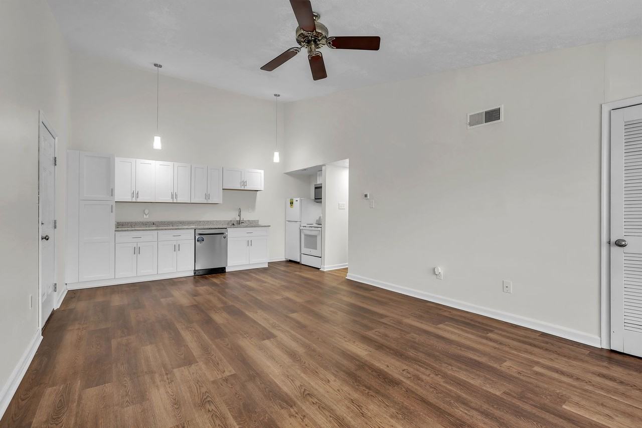 133 Hampton Club Dr #3 - Photo 2 of 16