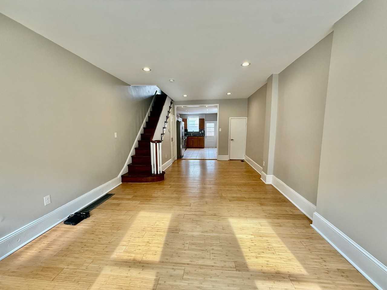 909 Tree St - Photo 3 of 46