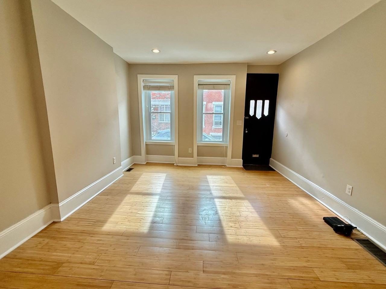 909 Tree St - Photo 6 of 46