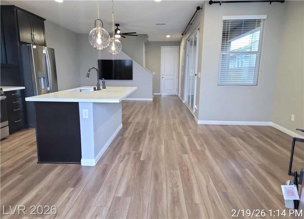 716 N Water St - Photo 2 of 50