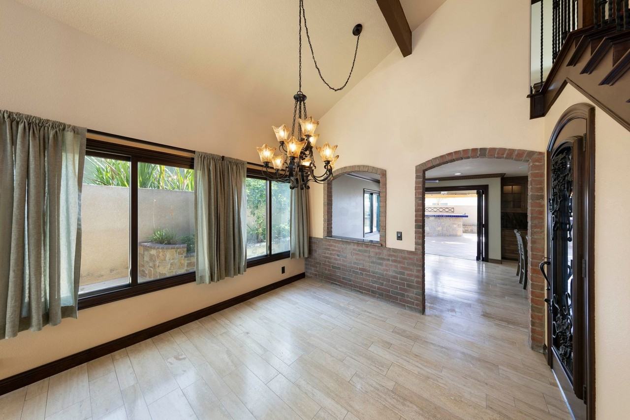 6180 Nauru St - Photo 3 of 36