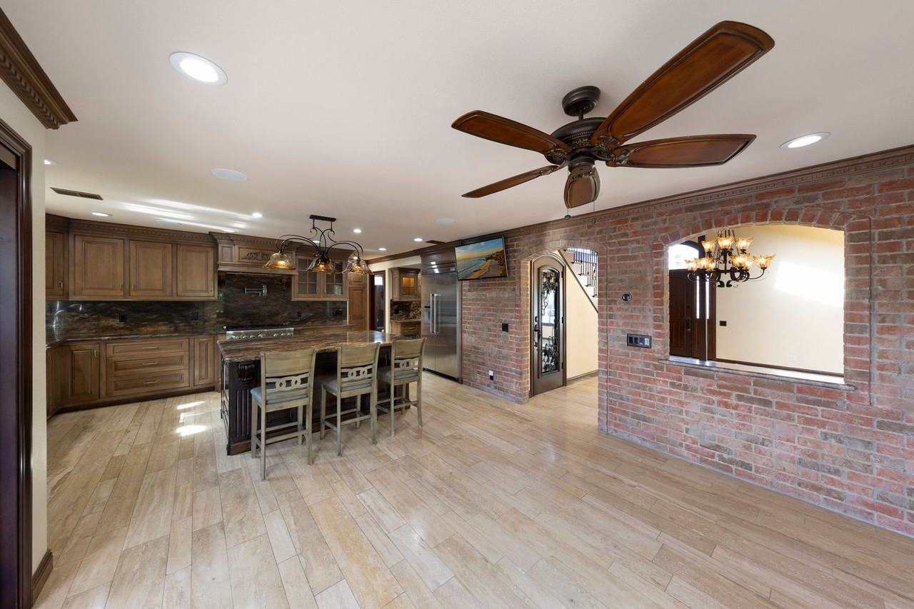 6180 Nauru St - Photo 5 of 36