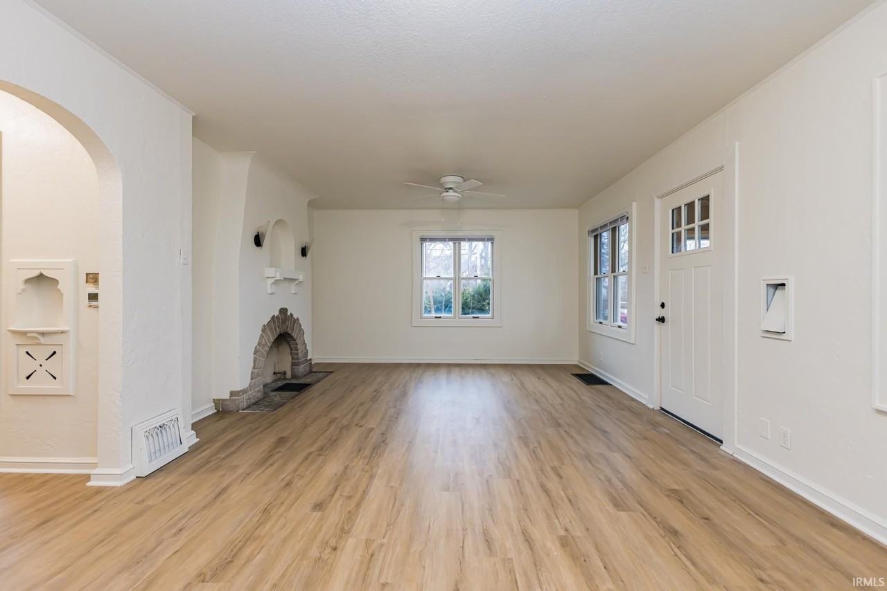 4545 Calumet Ave - Photo 5 of 30