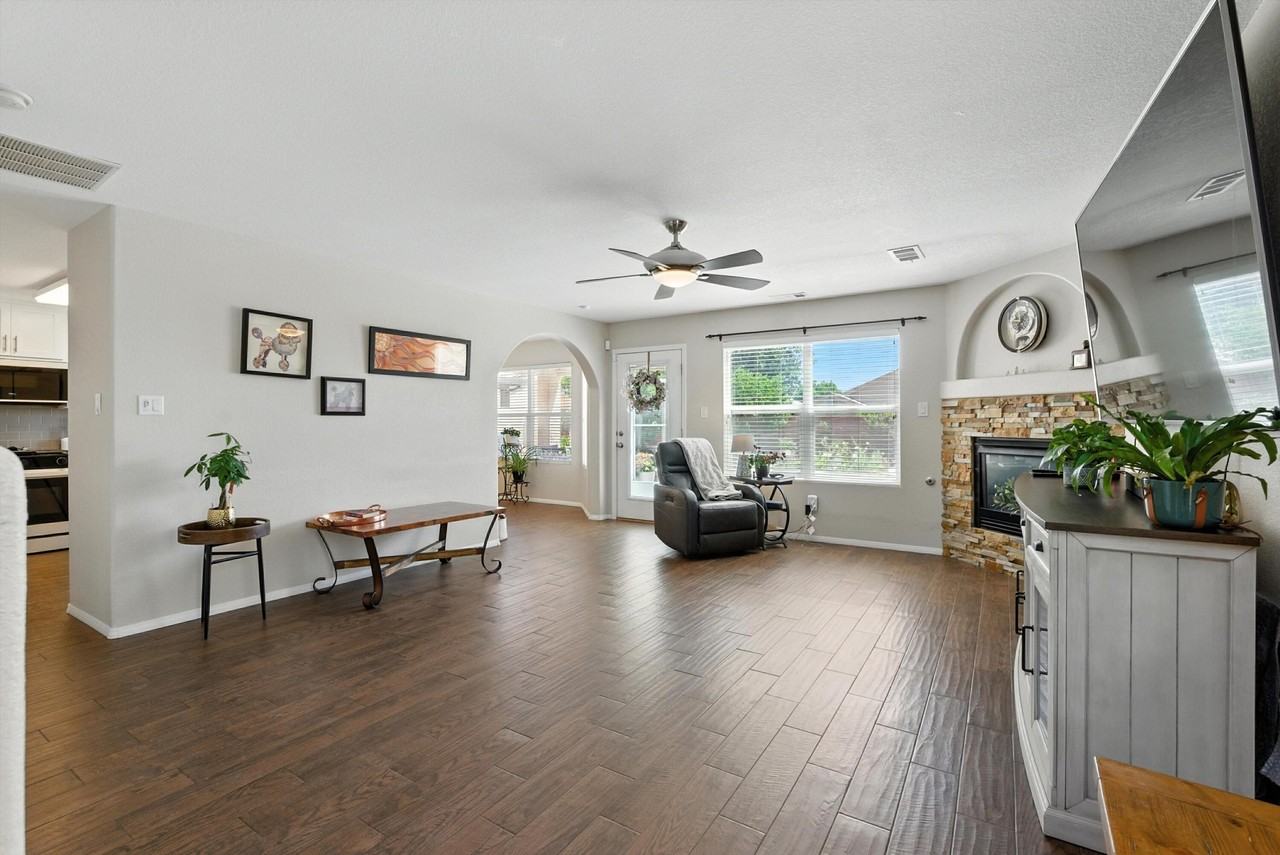 9616 Puccini Trl Nw - Photo 7 of 33