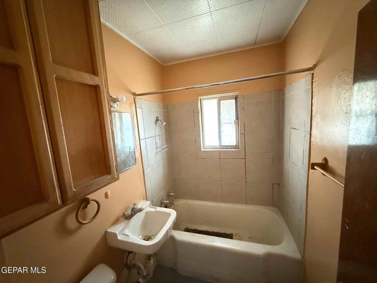 4000 1/2 Sacramento Ave - Photo 6 of 8