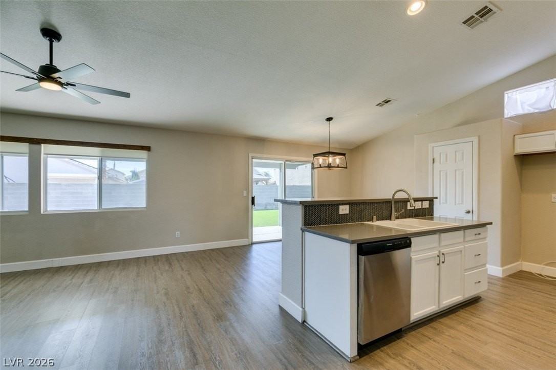 5321 Indian Meadow Ct - Photo 5 of 36