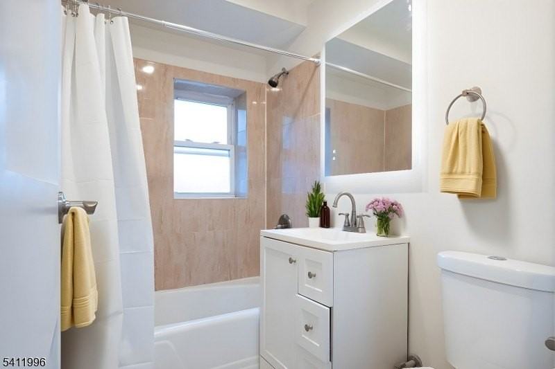 5961 Brighton Ave #20 - Photo 6 of 16