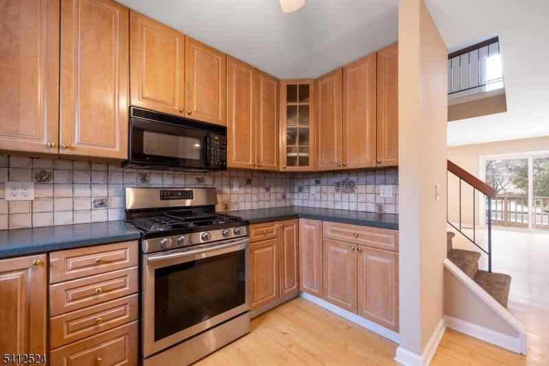 7 Lake Ct - Photo 7 of 25