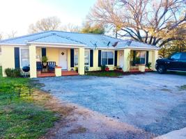 featured image of 800 S Vandeveer St