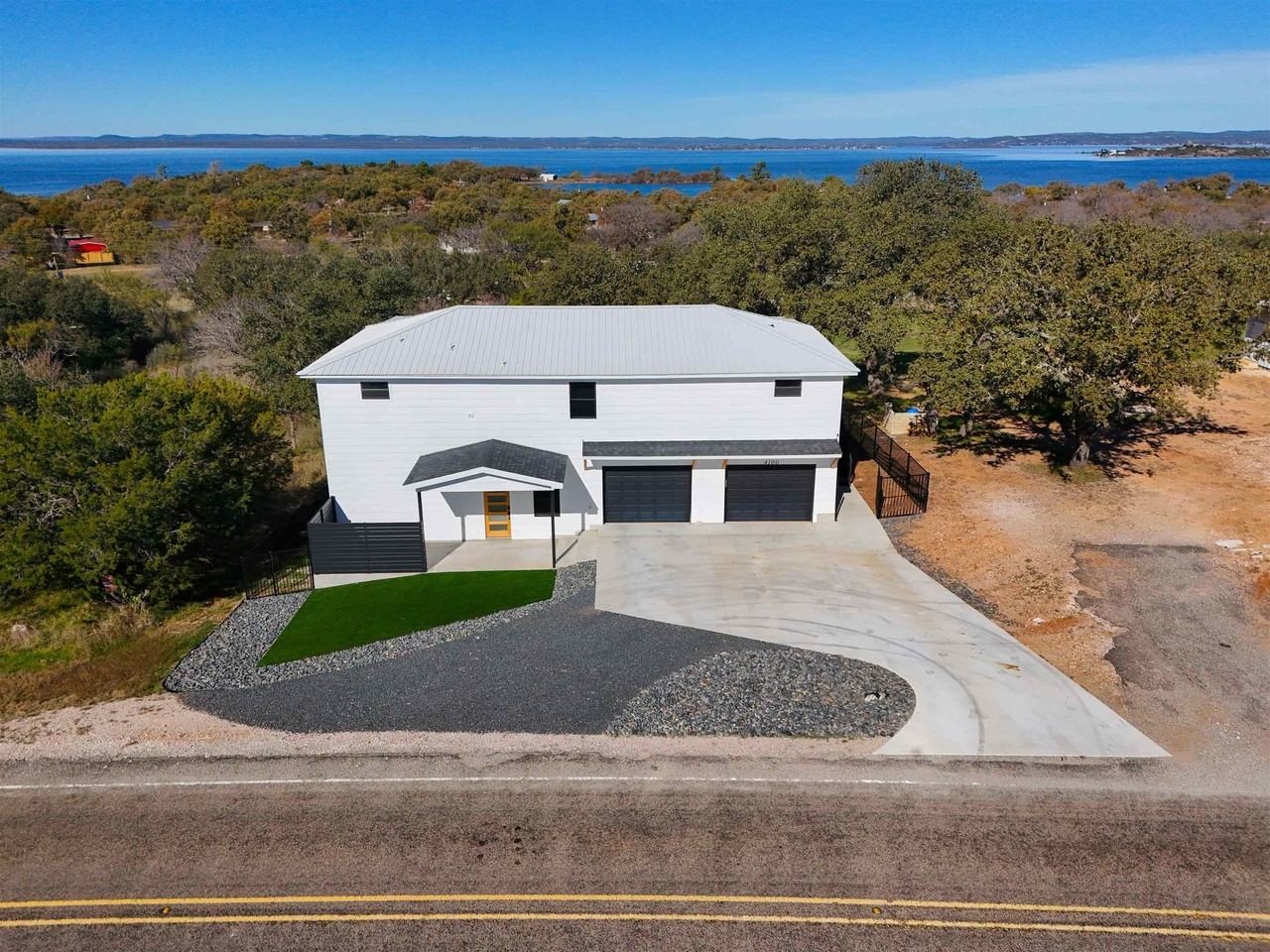 4100 Fm 690 - Photo 2 of 29