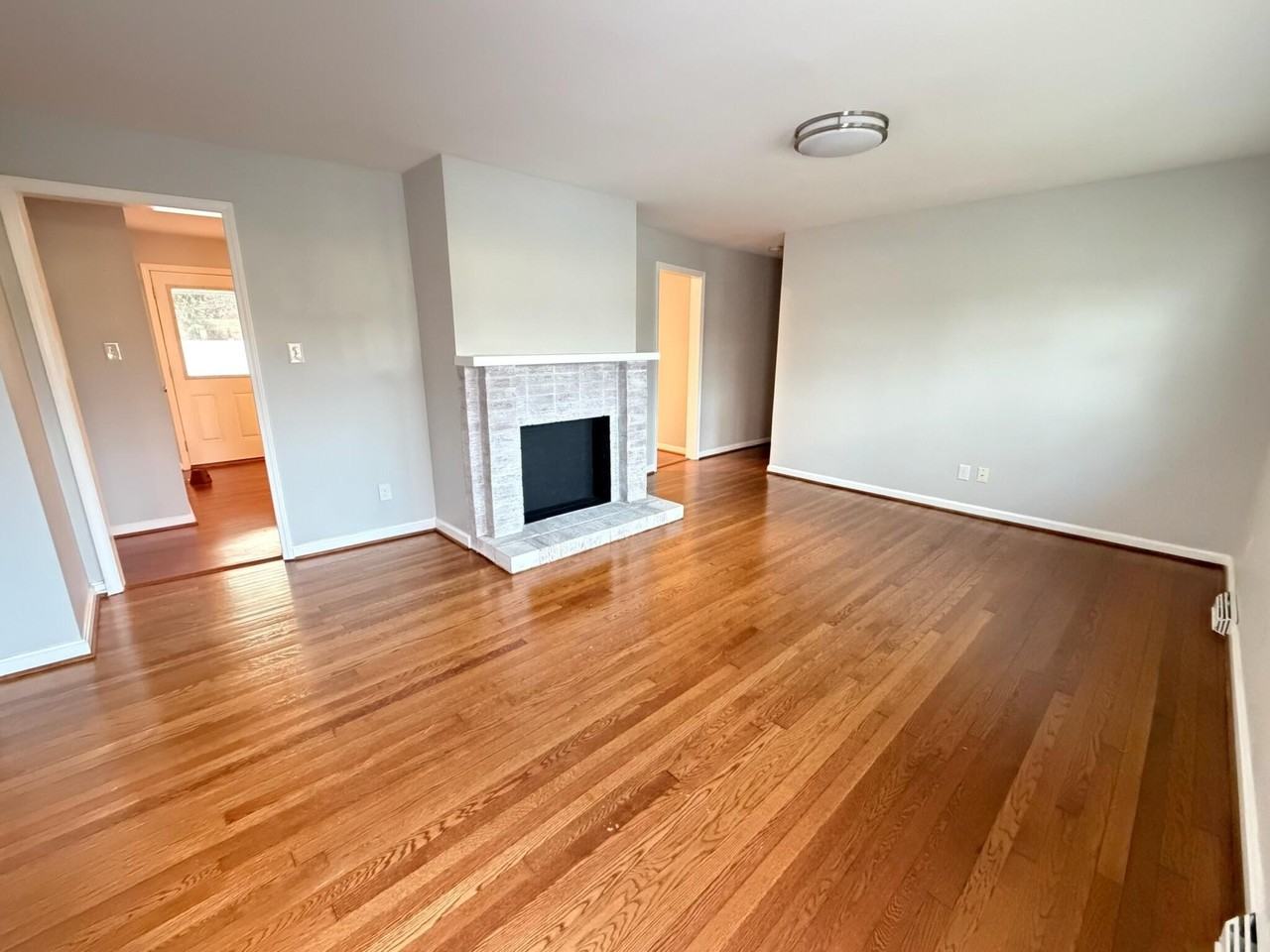 1929 Alexandria Dr - Photo 2 of 18