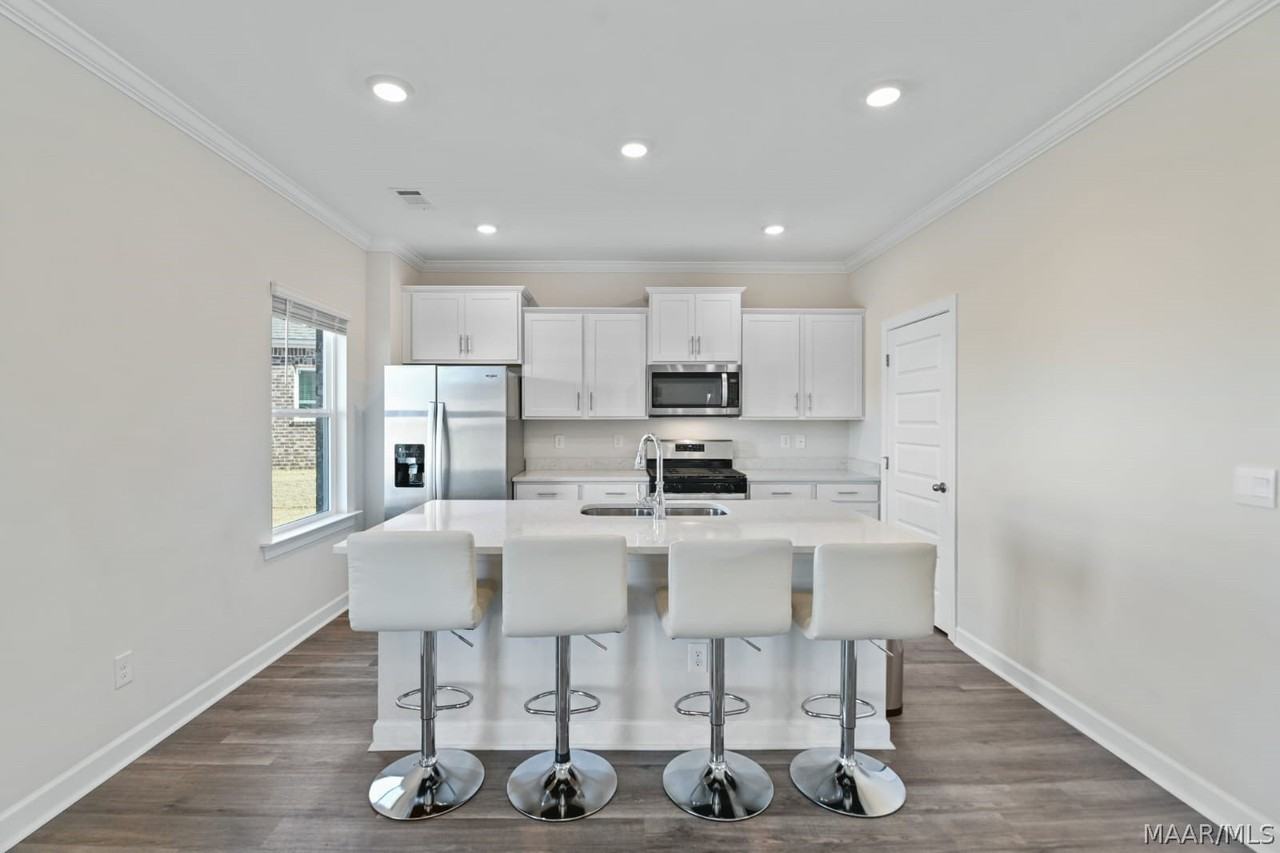 6613 Firefly Ln - Photo 3 of 25