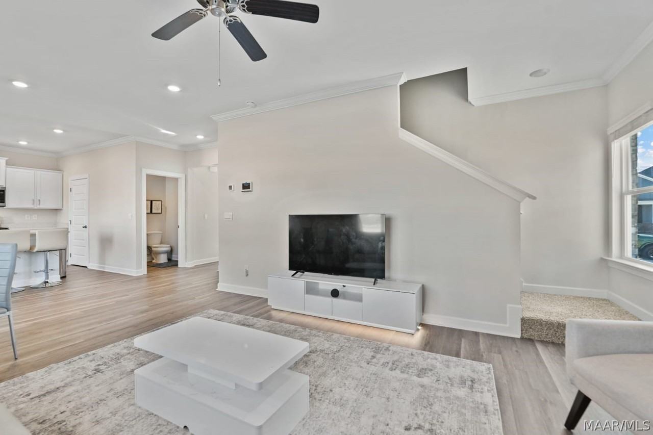 6613 Firefly Ln - Photo 5 of 25