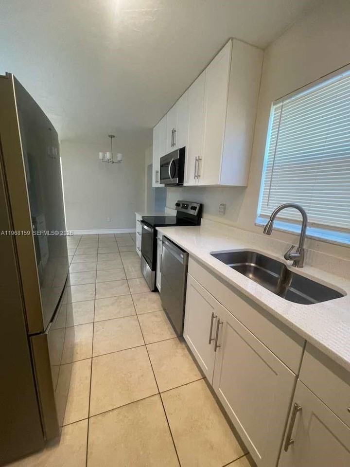 21882 Haines Ave - Photo 7 of 21