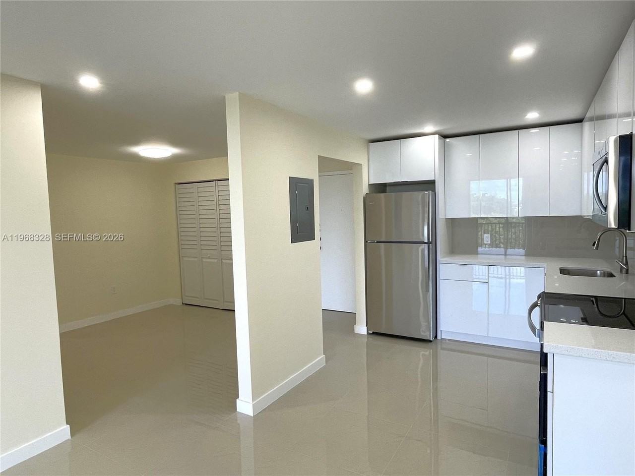 16851 Ne 23rd Ave #B521 - Photo 3 of 21