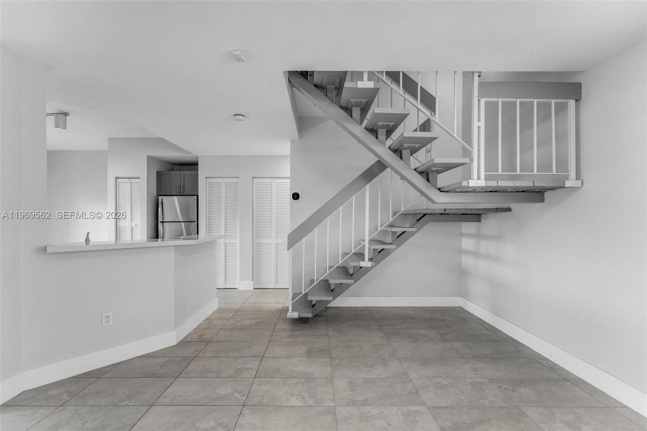 10450 Sw 154th Ct #8 - Photo 5 of 25