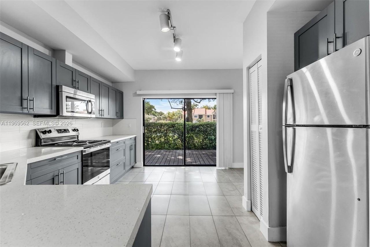 10450 Sw 154th Ct #8 - Photo 7 of 25