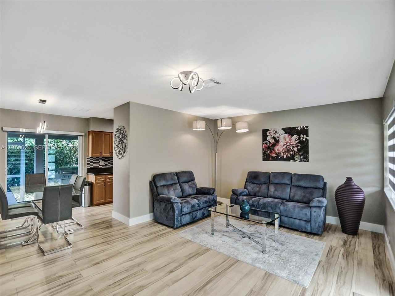 491 Se 23rd Ave #1 - Photo 5 of 27