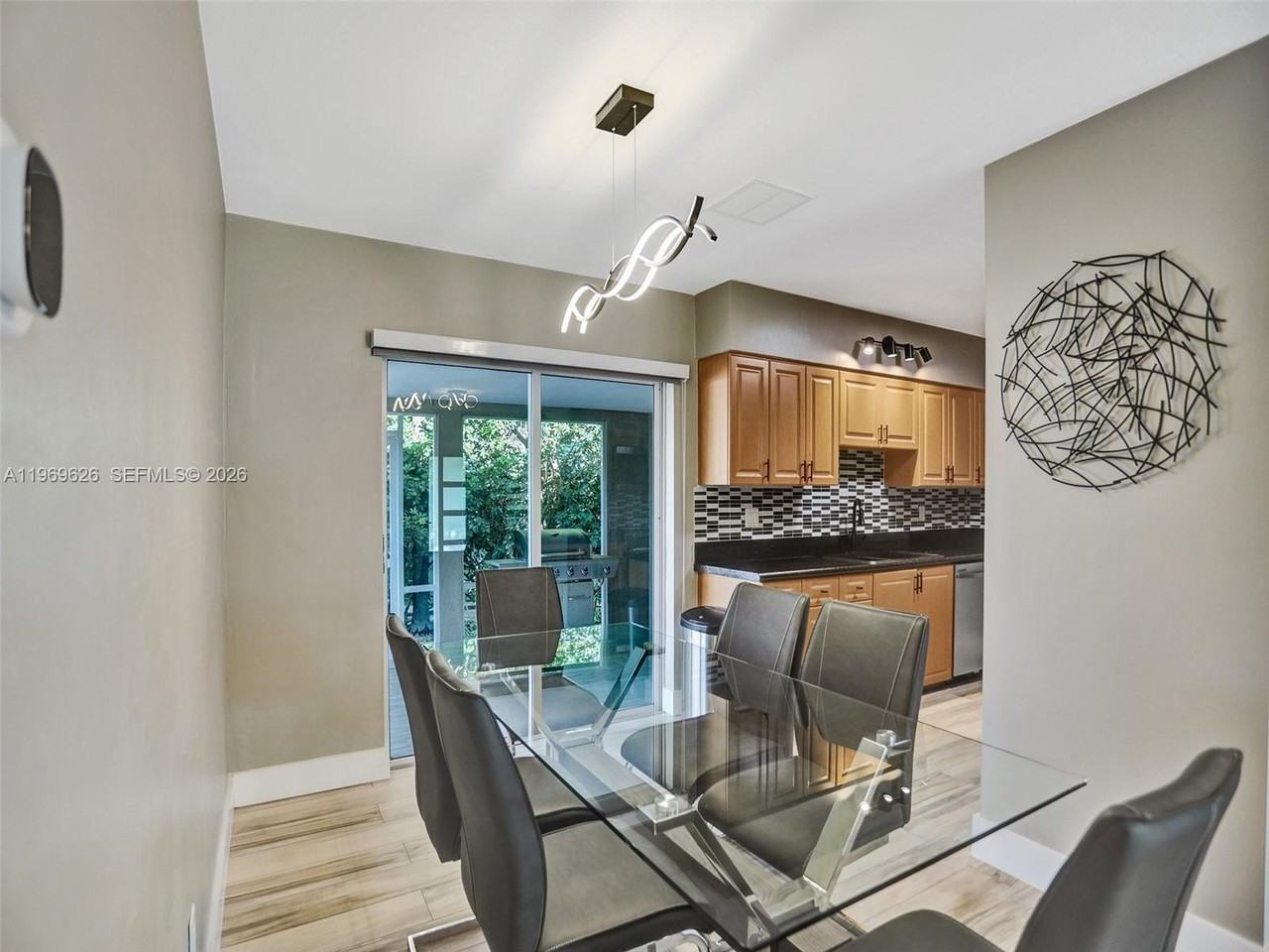 491 Se 23rd Ave #1 - Photo 6 of 27