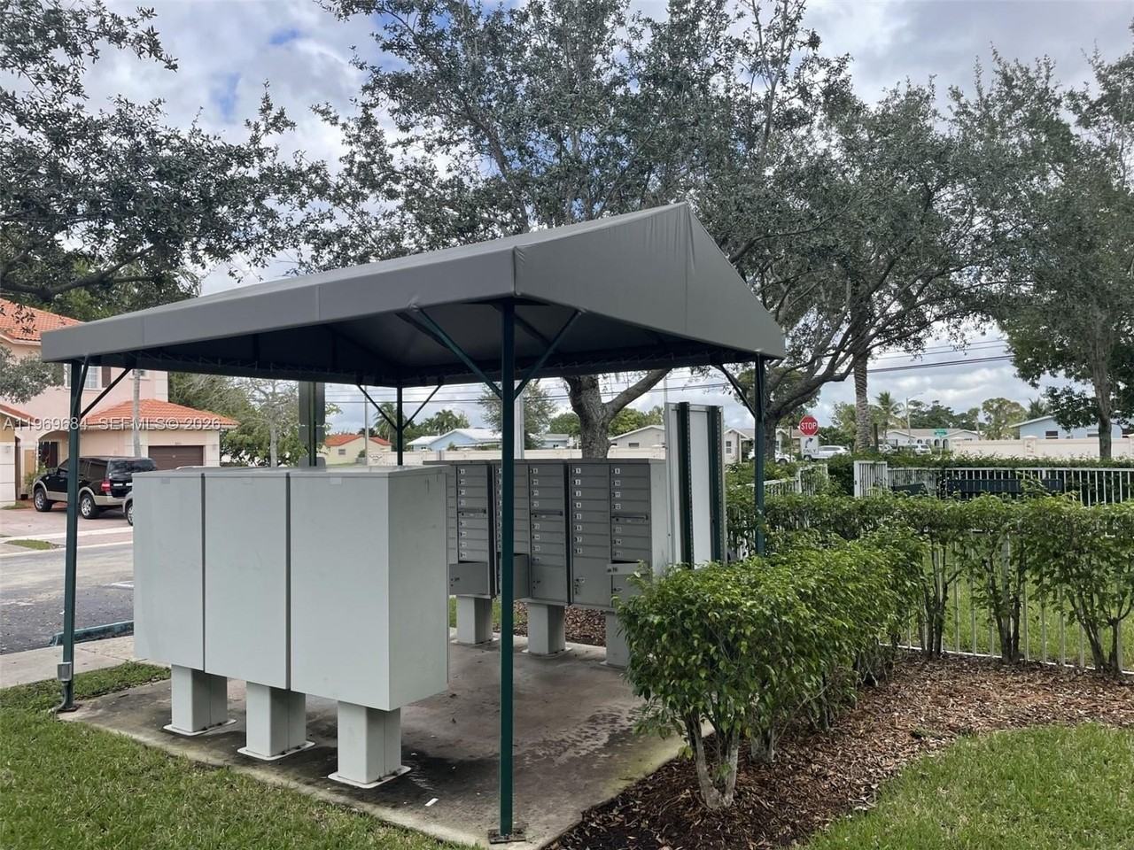 8835 S Isles Cir #8835 - Photo 6 of 20