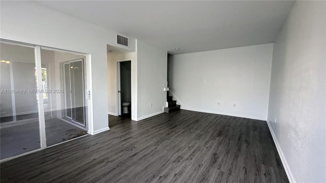 17333 Nw 7th Ave #101 - Photo 7 of 34