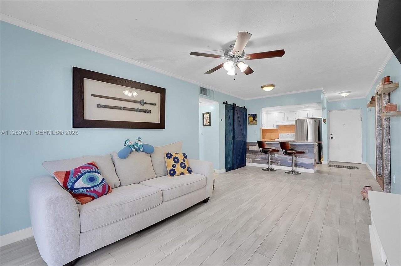 1681 Nw 70th Ave #418 - Photo 3 of 33