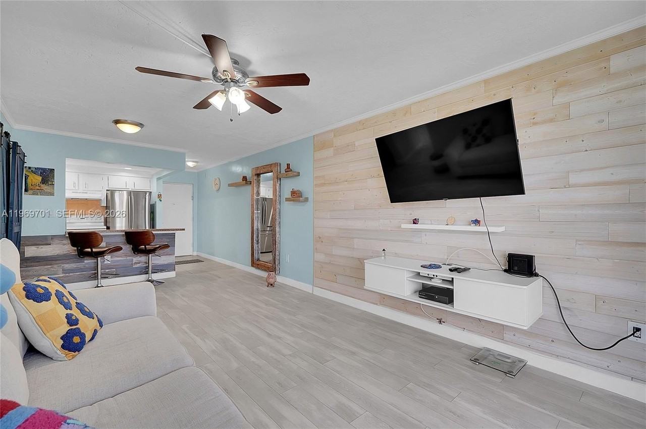 1681 Nw 70th Ave #418 - Photo 5 of 33