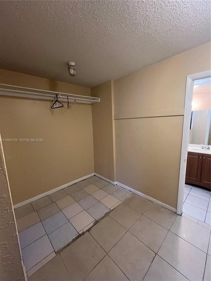 2800 Nw 56th Ave #E104 - Photo 5 of 10