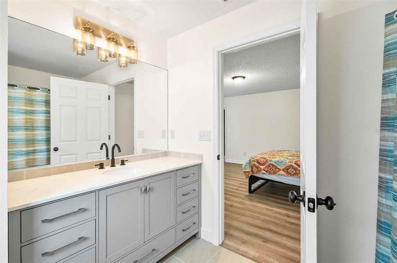 64 Radcliffe Dr - Photo 6 of 41