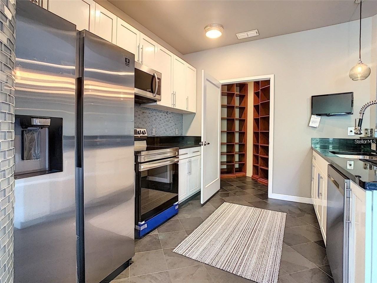 1 S Eola Dr #11 - Photo 3 of 30