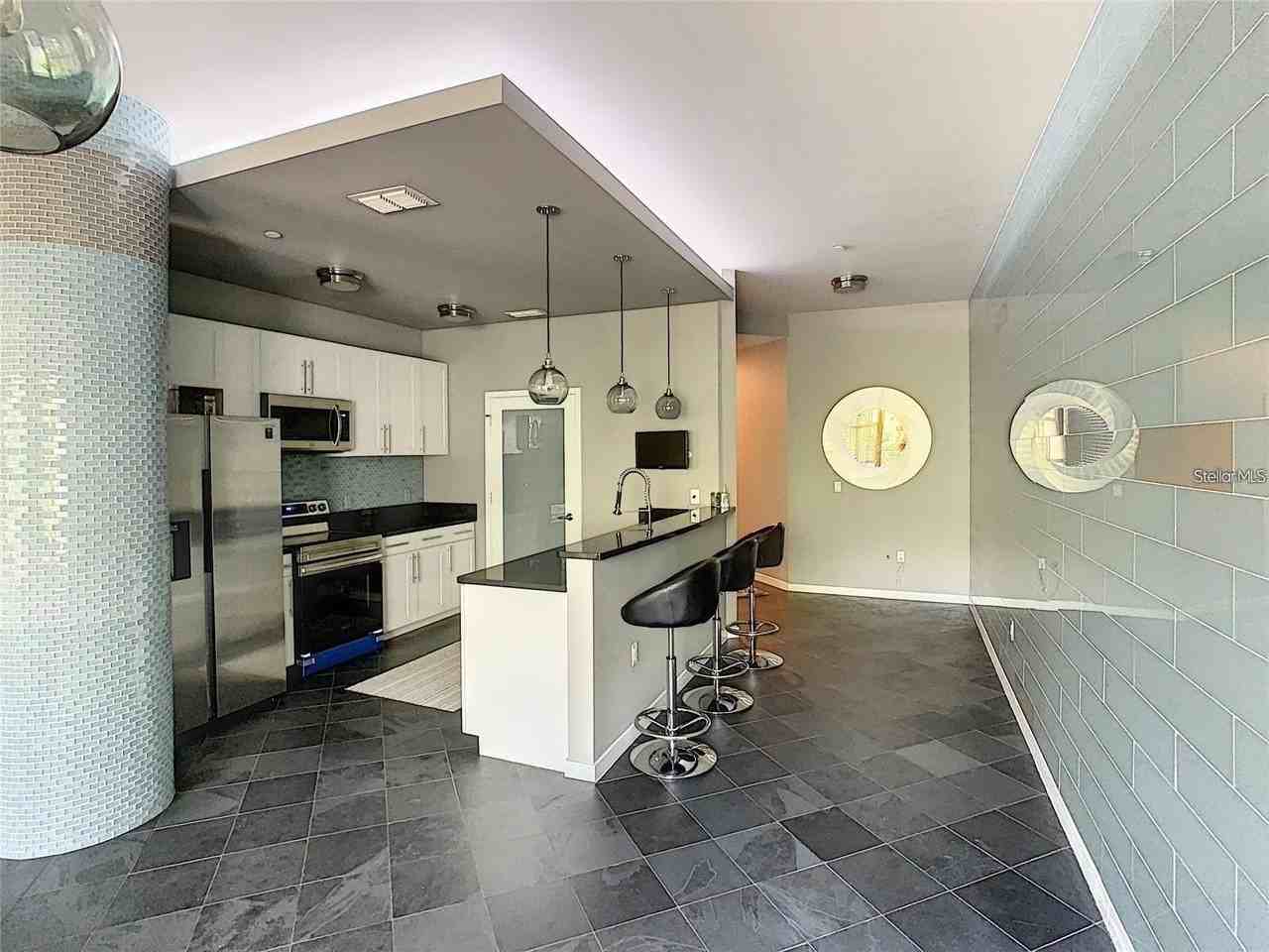 1 S Eola Dr #11 - Photo 4 of 30