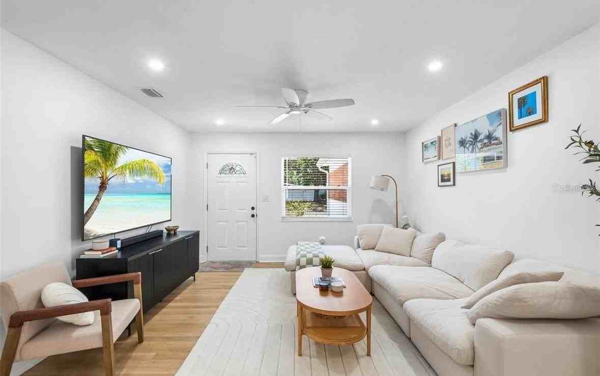 6801 20th St N - Photo 3 of 47