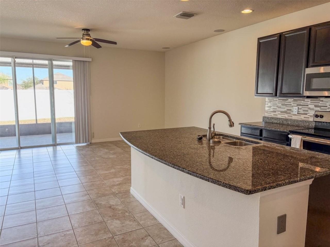 7079 Woodchase Glen Dr - Photo 6 of 35