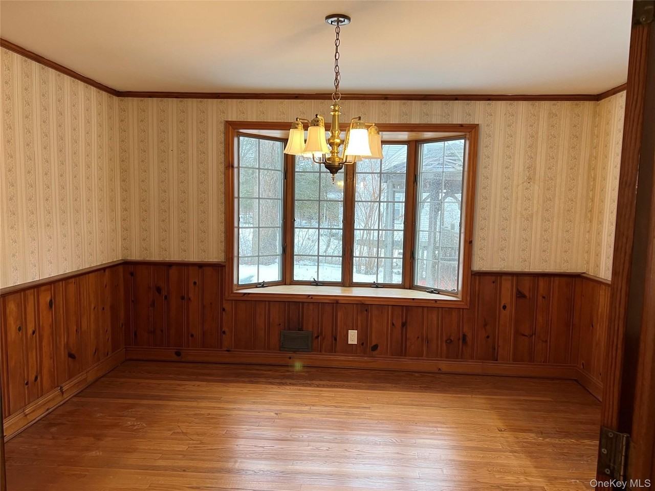 16 Vail Ave - Photo 3 of 12