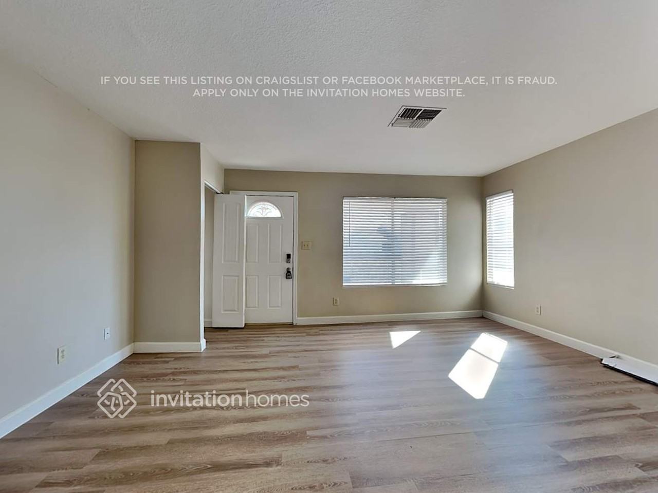 1424 N Ashland - Photo 3 of 22