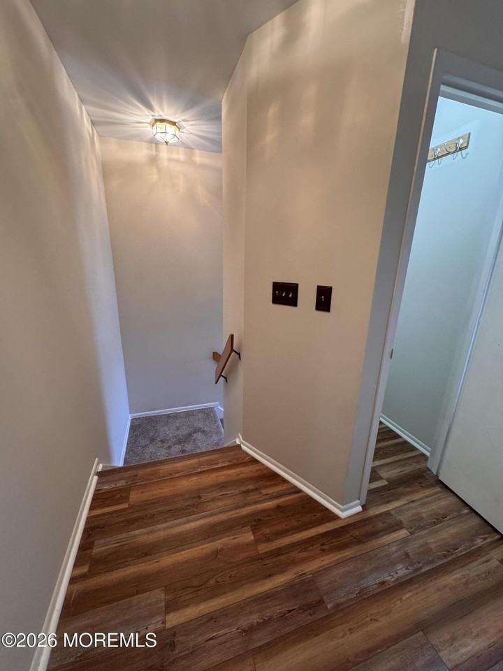 22 Beverly Ct - Photo 3 of 14