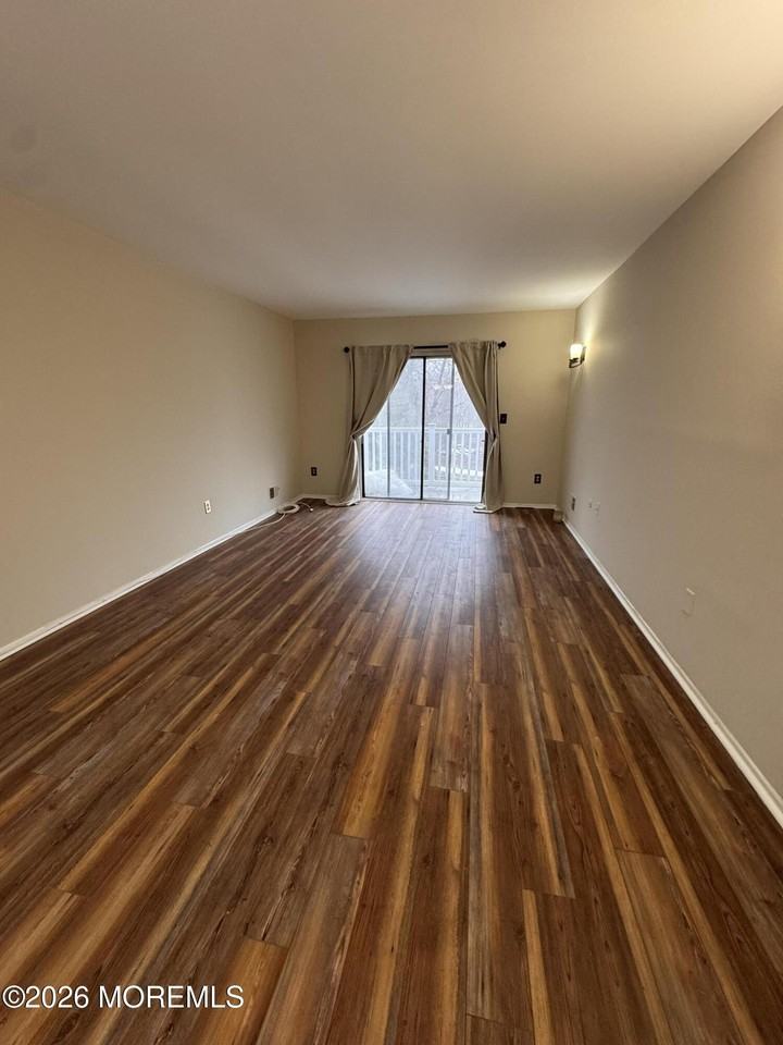 22 Beverly Ct - Photo 4 of 14