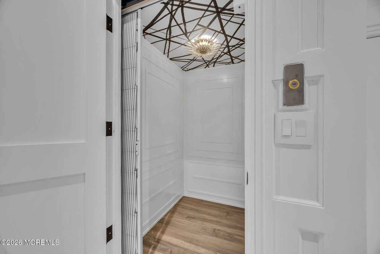 42 Marine Ter - Photo 3 of 36