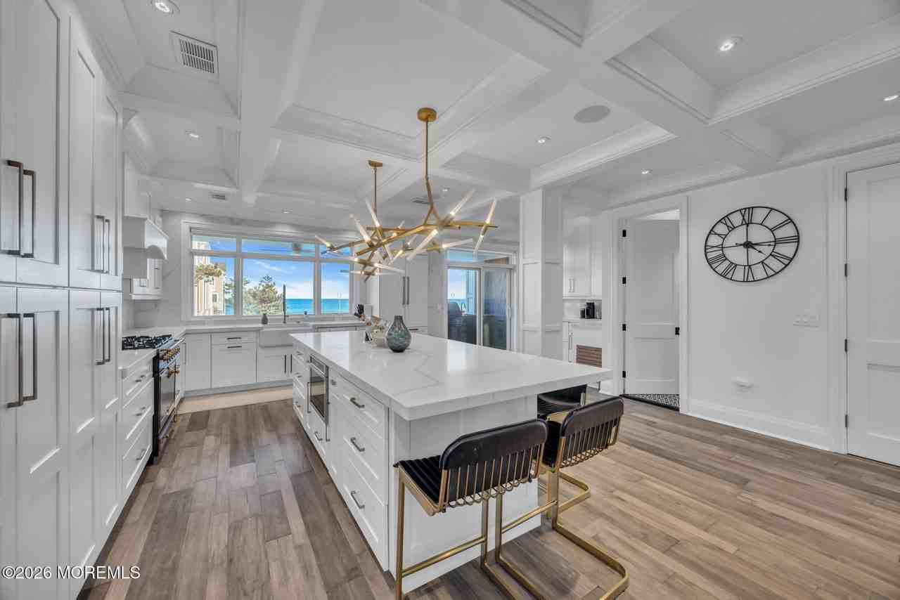 42 Marine Ter - Photo 4 of 36