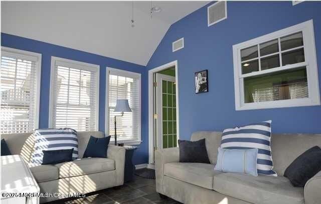 429 Euclid Ave - Photo 7 of 12