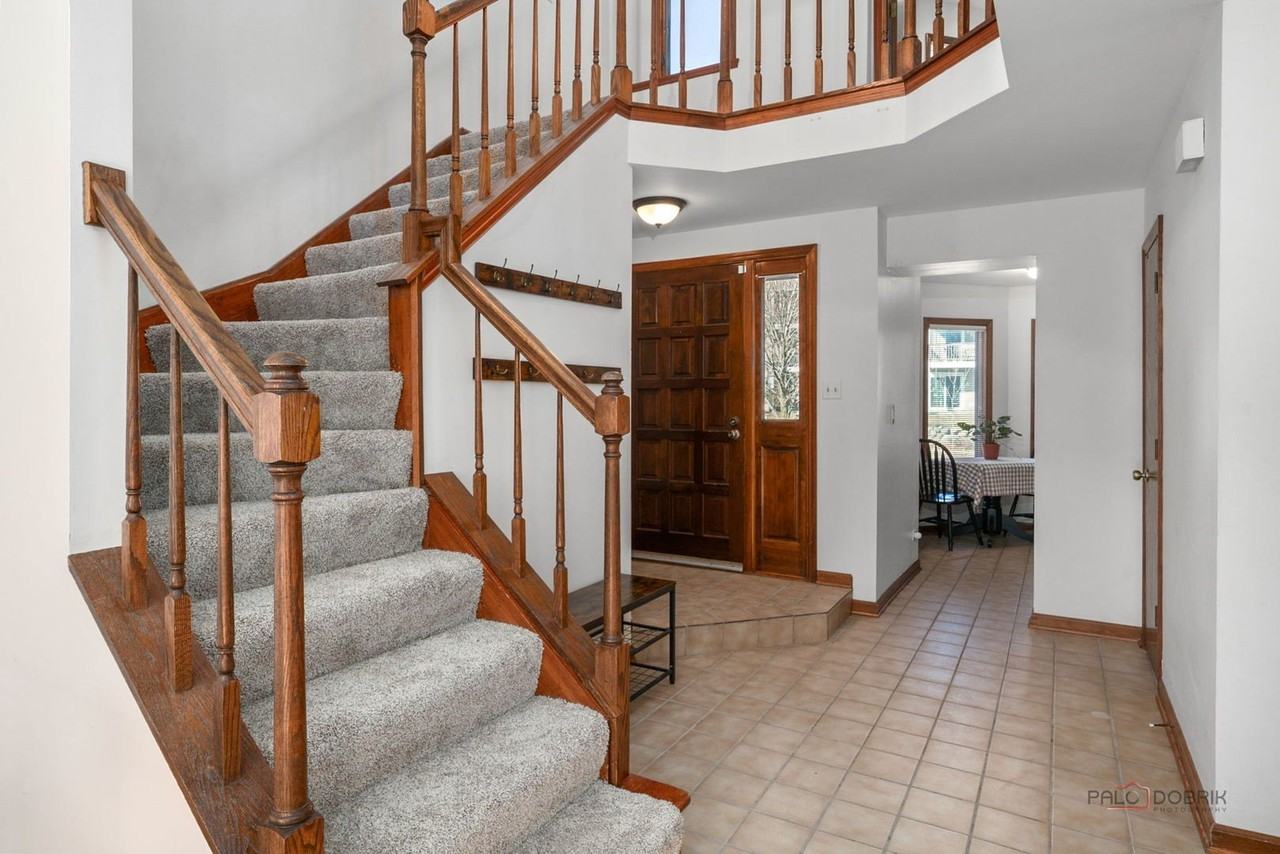 107 E Winchester Rd - Photo 4 of 22