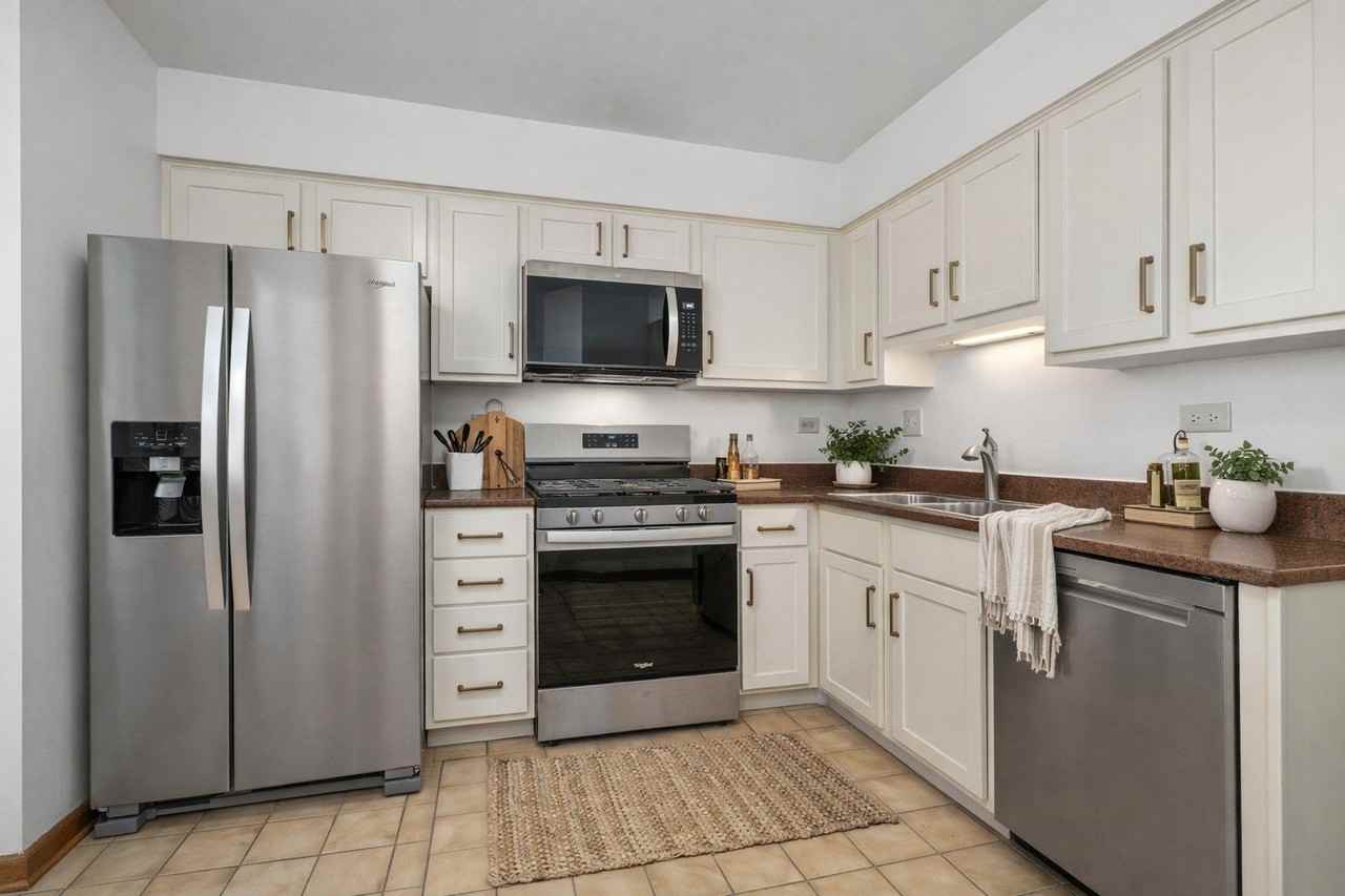 107 E Winchester Rd - Photo 6 of 22