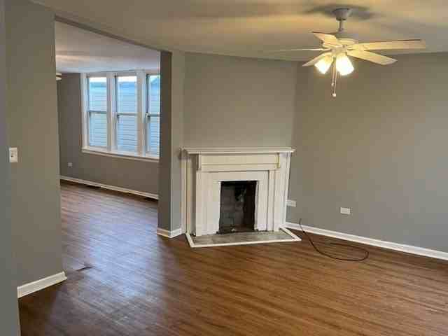 8153 S Exchange Ave - Photo 2 of 11