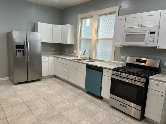 8153 S Exchange Ave - Photo 4 of 11