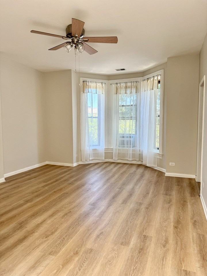 750 S Oakley Blvd Apt 3 #3 - Photo 4 of 25