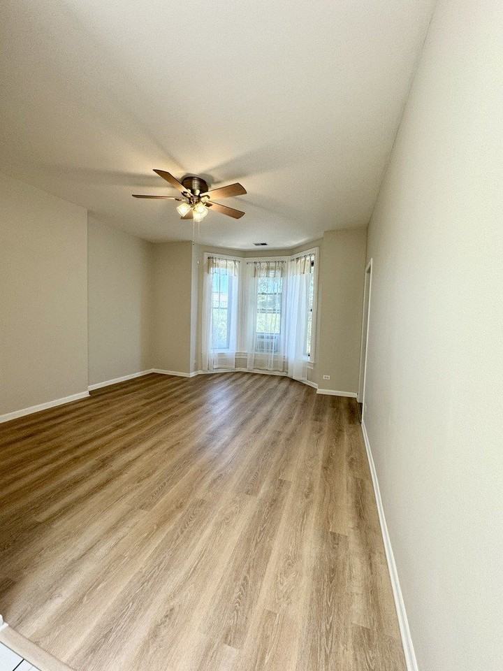 750 S Oakley Blvd Apt 3 #3 - Photo 5 of 25