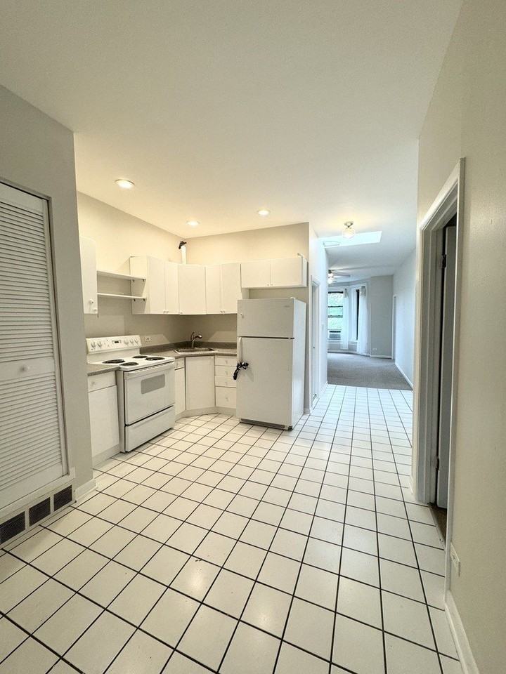 750 S Oakley Blvd Apt 3 #3 - Photo 6 of 25