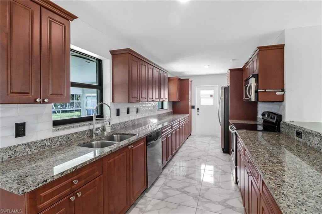 18659 Sarasota Rd - Photo 7 of 19