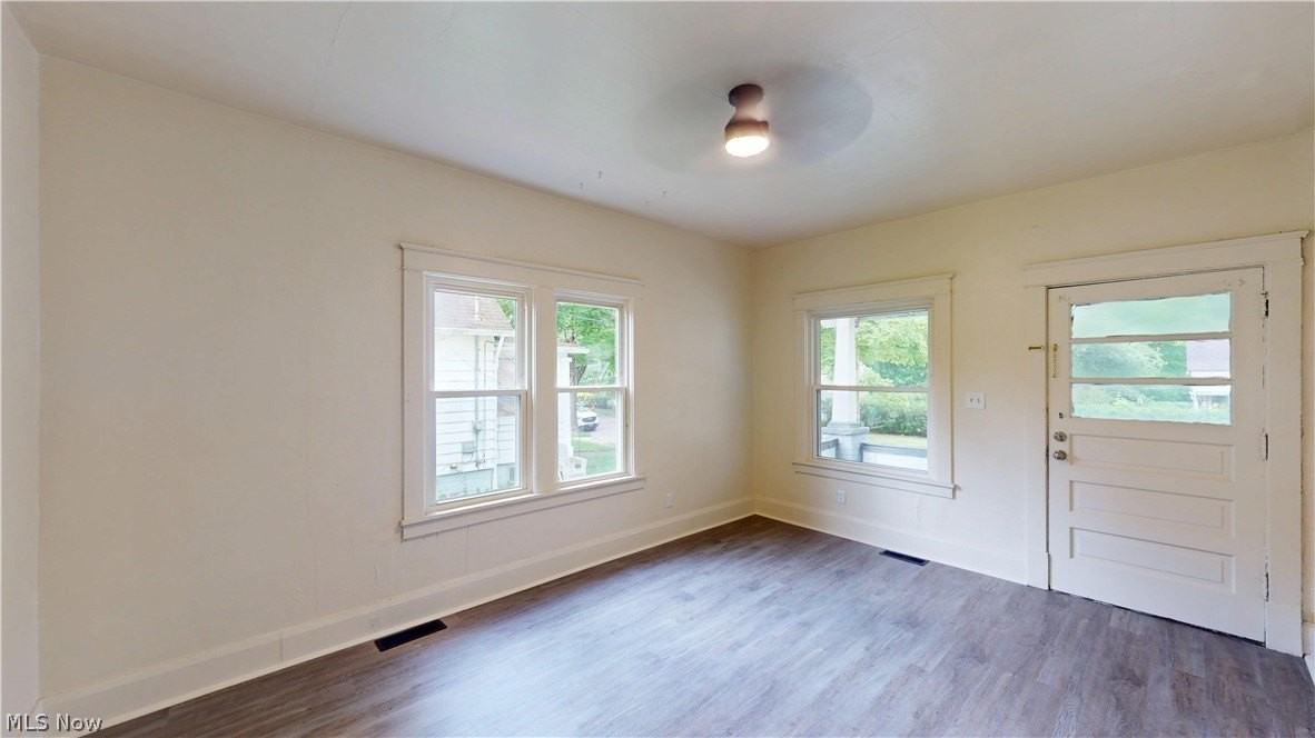 210 Perry Street unit: Front - Photo 3 of 26